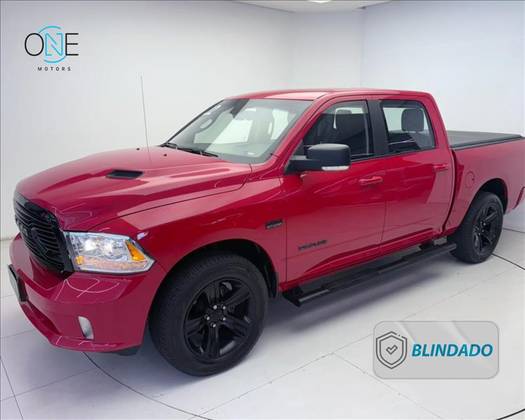 RAM CLASSIC 5.7 V8 GASOLINA LARAMIE NIGHT EDITION CD 4X4 AUTOMÁTICO